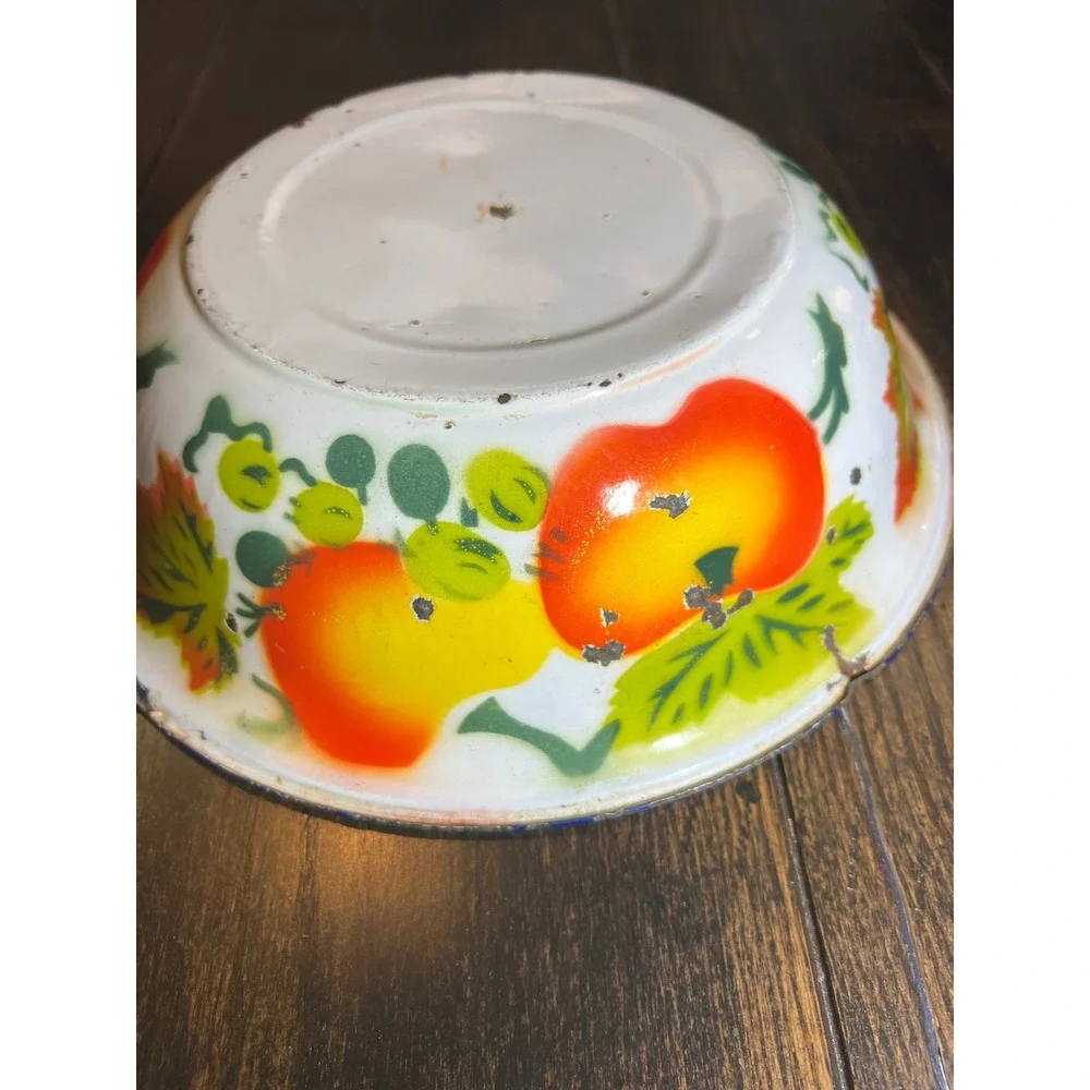VTG Mid Century Enamel Bowl Fruit Apples Leaves Design Yellow Green Red Rustic